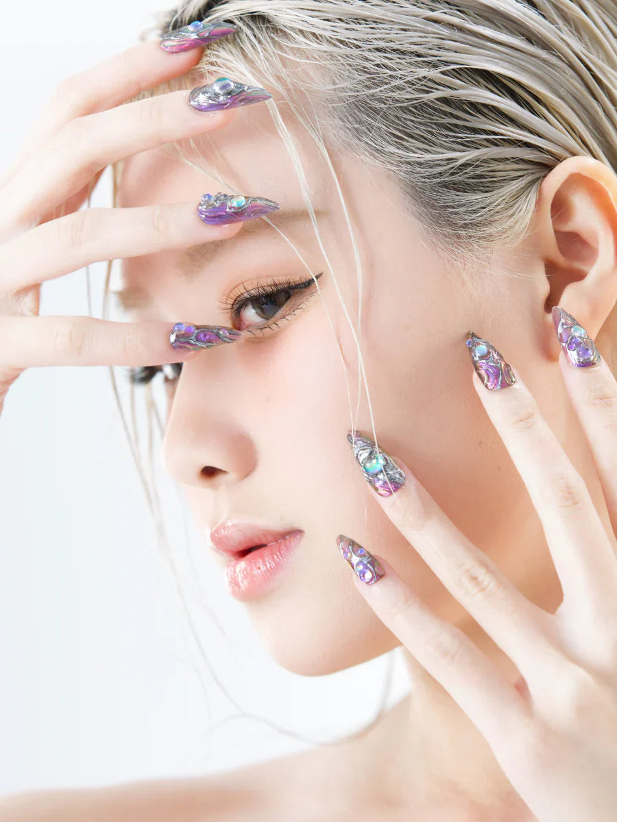 MEDIUM PRESS-ON NAILS